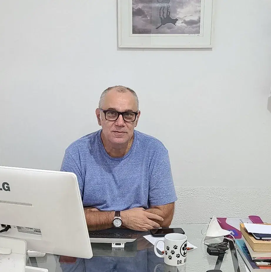 Dr. Antonio - Sócio